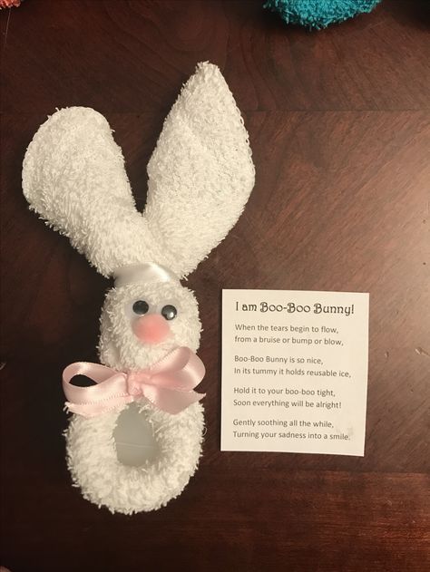 Boo Boo Bunny Ice Packs Diy, Booboo Bunny, Boo Boo Bunny, Diy Ice Pack, Craft Jobs, Washcloth Crafts, Christian Easter Decorations, Towel Folding, Towel Art