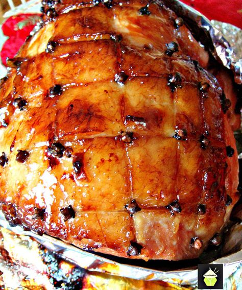 Easy Party Desserts, Honey Glazed Ham, Party Food Dessert, Glazed Ham, Pork Ham, Honey Glazed, Ham Glaze, Baked Ham, Ham Recipes