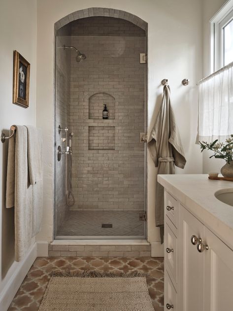 Spanish Revival — Backup Design Spanish Style Homes Interior Bathroom, Zellige Shower Tile, Modern Spanish Style Bathroom, Spanish Bathroom Ideas, Spanish Style Homes Interior, Spanish Style Interior Design, Mission Style Bathroom, Spanish Revival Bathroom, Bathroom Spanish Style