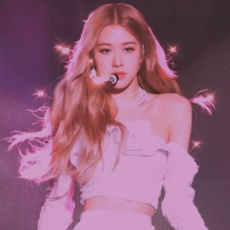 Rose Blackpink Aesthetic, Rosé Blackpink Aesthetic, Blackpink Aesthetic, Rosé Aesthetic, Rosé Edit, Rose Blackpink, Rose Icon, Rose Photos, Aesthetic Pink