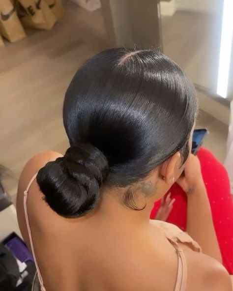 Middle Part Low Messy Bun, Lower Bun Hairstyles Black Women, Sleek Low Bun Wedding Hair Black Women, Low Messy Bun Wedding Hair Black Women, Low Ponytail Bun Black Women, Twisted Bun Hairstyles For Black Women, Low Middle Part Bun Black Women, Bridemaids Hairstyles Ponytails, Sleek Back Knot Bun