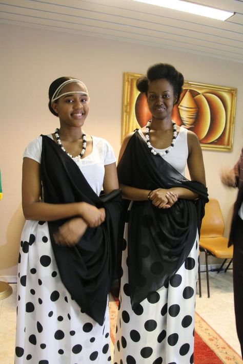 Rwandan Traditional Clothes, Rwandese Traditional Wear, Traditional Wear Women, Toddler Dress Patterns, Culture Clothing, African Fashion Traditional, Black Love Art, Traditional Clothes, Traditional Attire