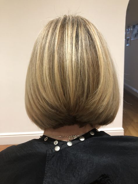 45 Degree Graduated Haircut, Low Graduation Bob, Long Graduation Haircut, Square Graduation Haircut, Triangle Haircut, Triangular Graduation, Graduation Haircut, Graduated Hair, Degree Haircut