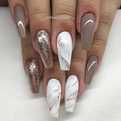 Manicure Fall, Graduation Nail Designs, Marble Acrylic Nails, White Coffin Nails, Glitter Manicure, Graduation Nails, Glitter Eyeliner, Wedding Nails Design, Winged Liner