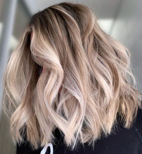 Dirty Blonde Hair Ideas, Natural Dark Blonde, Dark Blonde Hair Color, Blonde Hair Ideas, Dyed Blonde Hair, Hair Adviser, Vlasové Trendy, Dirty Blonde Hair, Beige Blonde