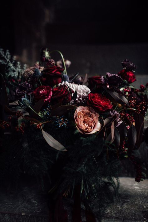 Beauty and the beast inspired moody wedding styling. Wedding design for a moody, winter decedent palette. #moodywedding #winterwedding Gothic Wedding Bouquet, Moody Wedding Flowers, Dark Romantic Wedding, Beauty And The Beast Wedding, Vampire Wedding, Winter Wedding Color Palette, Dark Wedding Theme, Wedding Bouquet Ideas, Wedding Flower Guide