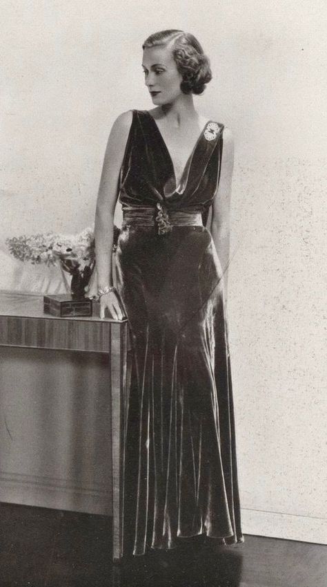 1930s Evening Dress, Art Deco Gown, Party Dress 1930s Evening Dress, Art Deco Gown, 1930s Fashion Women, 1930's Dresses, Vintage Fashion 1930s, Evening Dresses Uk, Velvet Evening Dress, Vintage Formal Dresses, 1930s Dress