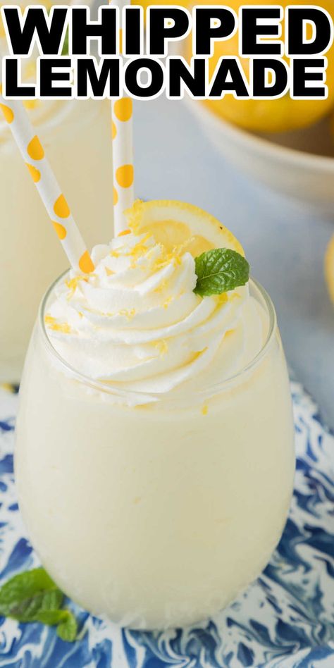 Condensed Milk Whipped Cream, Whipped Lemonade, Copycat Drinks, Frozen Drink Recipes, Fun Drink Recipe, Frosted Lemonade, Summertime Drinks, Lemonade Drinks, Frozen Lemonade