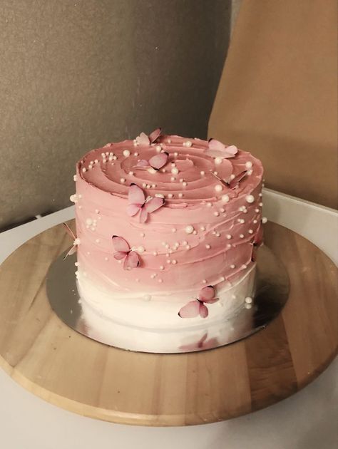 Shaded Cake Designs, Aesthetic Cake Designs Birthday, Small Pink Cake, Birthday Cake Inspo Aesthetic, Cake Decorating Aesthetic, Bday Cakes Aesthetic, Mini Cakes Aesthetic, Birthday Cake Round, Γενέθλια Mickey Mouse