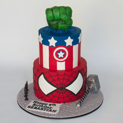 Super Heroes Cake, Avengers Cake, Disney Frozen Cake, Easy Minecraft Cake, Marvel Birthday Party, Marvel Cake, 5th Birthday Cake, Box Hill, Fifth Birthday