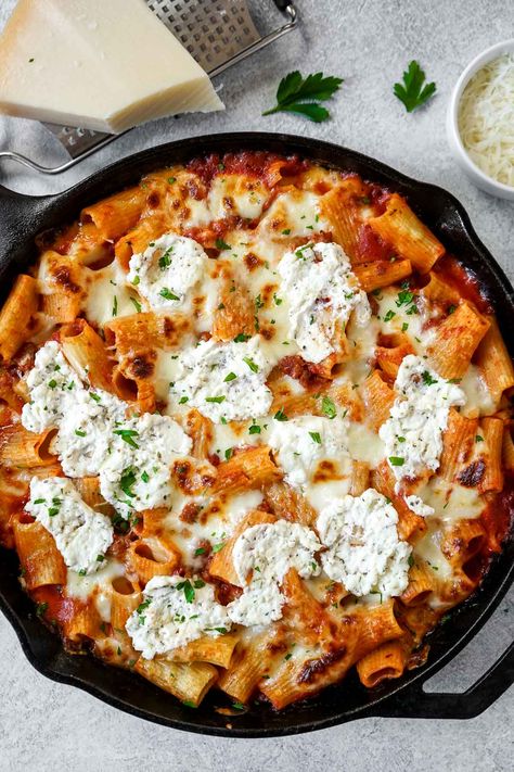 Cheesy Rigatoni, Ricotta Pasta Bake, Ricotta Pasta Recipes, Rigatoni Al Forno, Sausage Pasta Bake, Sausage Rigatoni, Rigatoni Recipes, Baked Rigatoni, Italian Sausage Pasta