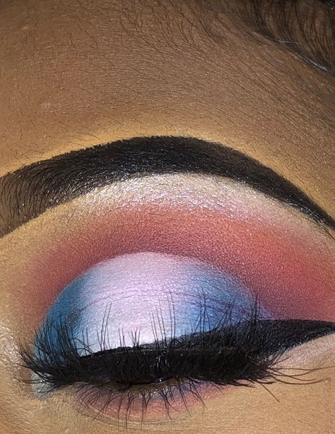 Lilo and stitch makeup inspired Lilo And Stitch Makeup Eye, Eeyore Makeup Halloween, Lilo And Stitch Makeup Looks, Stitch Halloween Makeup, Stitch Make Up, Stitch Makeup Disney, Lilo Makeup, Eeyore Makeup, Lilo And Stitch Makeup