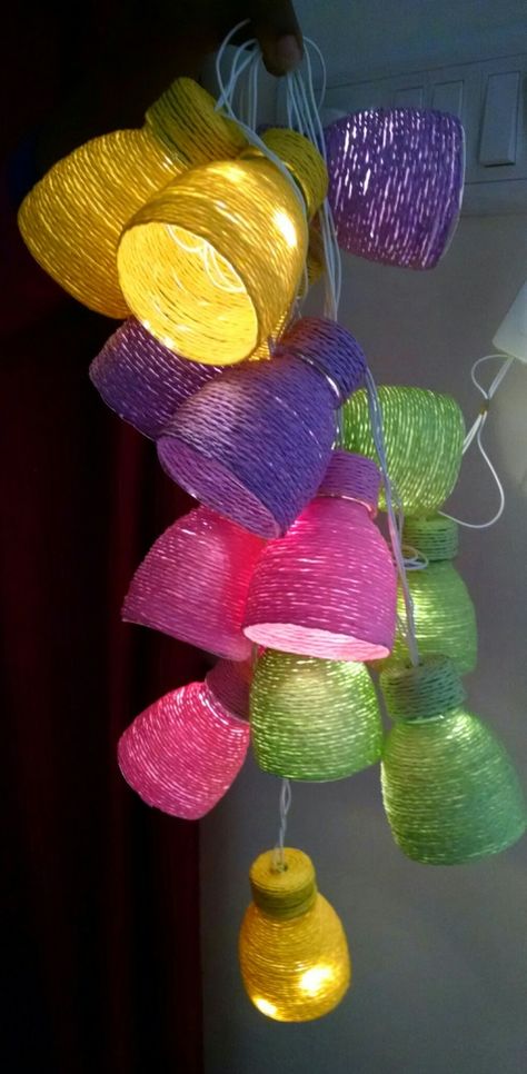 45 Borderline Genius Ways to Reuse Waste Plastic Bottles Plastic Bottle Lights, Recycle Plastic Bottles Diy, Plastic Waste Art, Upcycle Plastic Bottles, Diy Para A Casa, Water Bottle Crafts, Empty Plastic Bottles, Reuse Plastic Bottles, Plastic Bottle Flowers