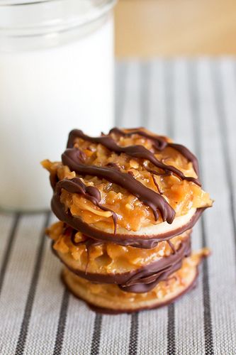 Homemade Samoas/Caramel Delight Cookies by Smells Like Home, via Flickr Samoas Cookies, Homemade Samoas, 3 Cookies, Cookie Bouquets, Samoa Cookies, Caramel Delights, Candy Cookie, Fav Food, Dipped Cookies