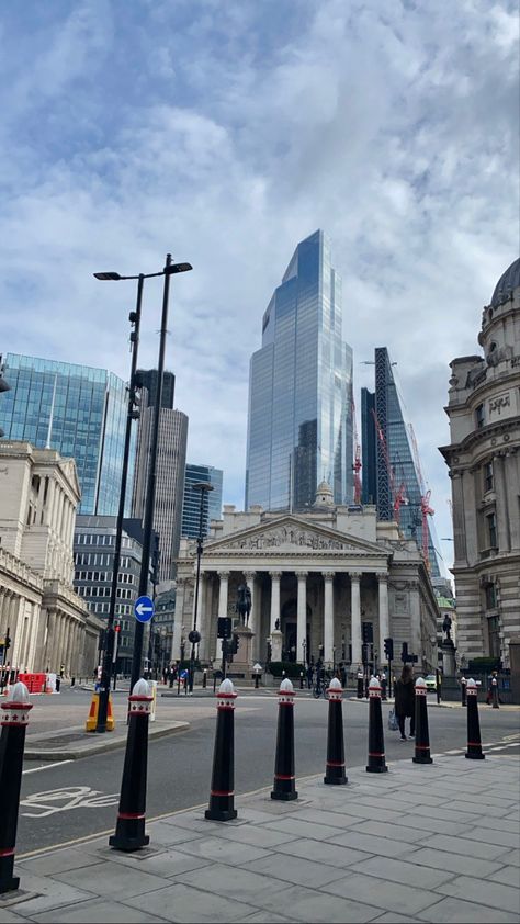 Moving To London Aesthetic, Banking Aesthetic, Bank Aesthetic, Citi Bank, London Bank, London Pics, City Bank, City Aesthetics, London City Airport