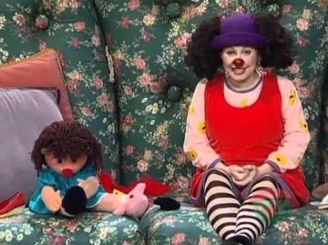 The Big Comfy Couch - Loonette Big Comfy Couch Show, Big Comfy Couch, Vintage Toys 80s, The Big Comfy Couch, Right In The Childhood, Halloween Coustumes, Red Couch, Will Ferrell, Comfy Couch