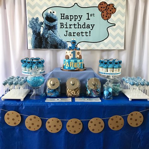 Cookie Monster themed dessert table by CynDetails Streamer Background, Raffia Skirt, 1st Birthday Diy, Cake Table Decorations Birthday, Cookie Monster Birthday Party, Smooth Buttercream, Cookie Birthday Party, Monster 1st Birthdays, Dessert Table Birthday