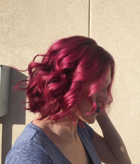 Magenta Hair Color Ideas, Hair Color Ideas Bright, Magenta Hair Color, Fuschia Hair, Magenta Hair Colors, Red Pink Hair, Magenta Hair, Layered Curls, Asymmetrical Hairstyles