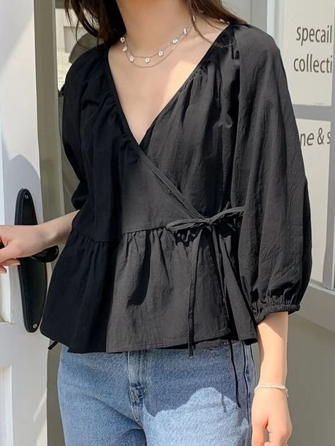 Peplum Top Black, Wrap Tops For Women Blouses, Tied Blouse Outfit, Cotton Wrap Top, How To Style Peplum Tops, Black Wrap Top Outfits, Peplum Top Outfits Casual, Wrap Blouse Outfit, Wrap Top Outfit