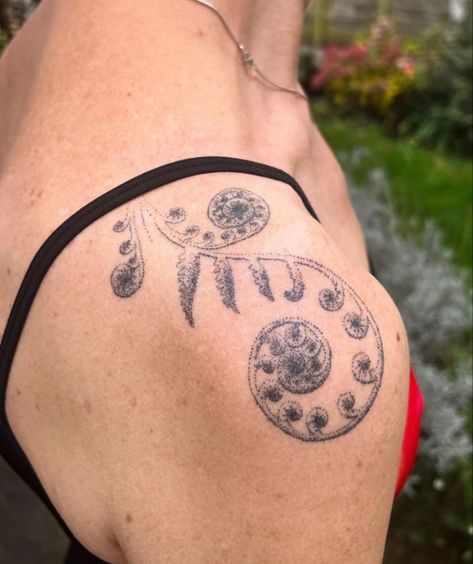 Spiral Tattoo On Shoulder, Spiral Shoulder Tattoo, Shoulder Arm Tattoo, Needle Phobia, Arm Tattoo Placement, Spiral Tattoo, Tiny Butterfly Tattoo, Tattoo Placement Arm, Tattoo Trash