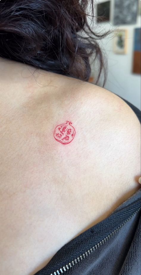 Tomato Tattoo Ideas, Pomegranate Tattoo Small Simple, Tiny Pomegranate Tattoo, Red Pomegranate Tattoo, Tattoo Cute Aesthetic, Pomagranet Tattoo Simple, Pomegranate Tattoo Simple, Little Red Tattoos, Back Tattoo Aesthetic