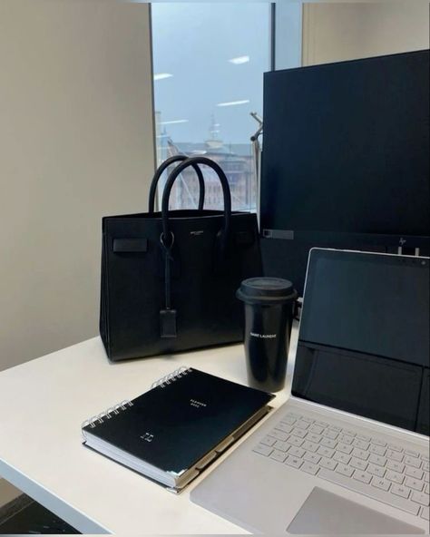 Job Lifestyle Aesthetic, Working Office Woman Aesthetic, Corporate Girl Aesthetics, Finance Work Aesthetic, Luxury Work Aesthetic, Work Sucess Aesthetic, Salesperson Aesthetic, Corporate Aesthetic Wallpaper, Female Money Aesthetic