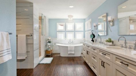 How to Design a Practical Large Family Bathroom #design #home #bathroom #family Large Family Bathroom, Family Bathroom Ideas, Large Family Kitchen, Beautiful Bathroom Designs, Bathroom Plan, Baths Interior, Design Remodel, Kitchen And Bath Design, Family Kitchen