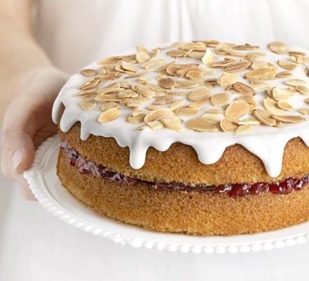 If you know someone who likes Bakewell tart, then they will just  love this cake – it’s full of almond flavour and sandwiched with cherry jam. Cherry Bakewell Cake, Bakewell Cake, Cherry Bakewell, Bakewell Tart, Vanilla Sponge, Bbc Good Food, Almond Flavor, God Mat, Bbc Good Food Recipes