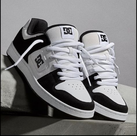 Dc Sneakers, Pretty Shoes Sneakers, Shoes Outfit Fashion, Hype Shoes, Swag Shoes, Mein Style, Dc Shoes, Pretty Shoes, Dream Shoes