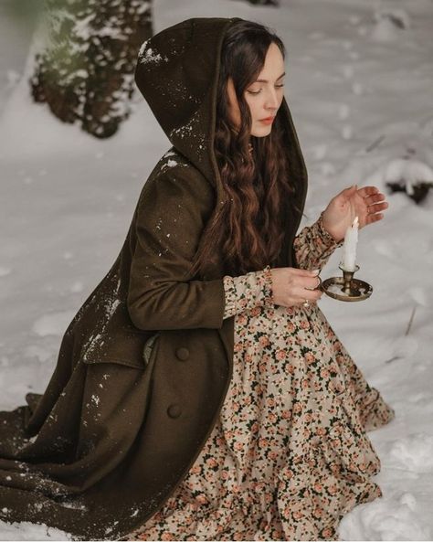 Fantasy Victorian, Victorian Winter, Era Dresses, Winter Cottagecore, Victorian Era Dresses, Idda Van Munster, Souvenir Collection, Lena Hoschek, Hello Winter