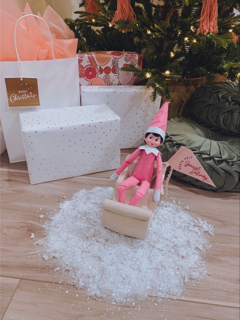 Elf Stuff, Elf On The Shelf Arrival, Elf Antics, Elf Fun, Elf Ideas, Smart Kids, Shelf Ideas, White Elephant, Kids Boxing