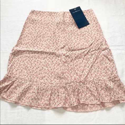 Brandy Mellvile, Brandy Skirt, Brandy Melville Skirt, Brandy Melville Skirts, Brandy Melville Dress, Ruffle Skirt, Brandy Melville, Brandy, Fashion Inspo Outfits