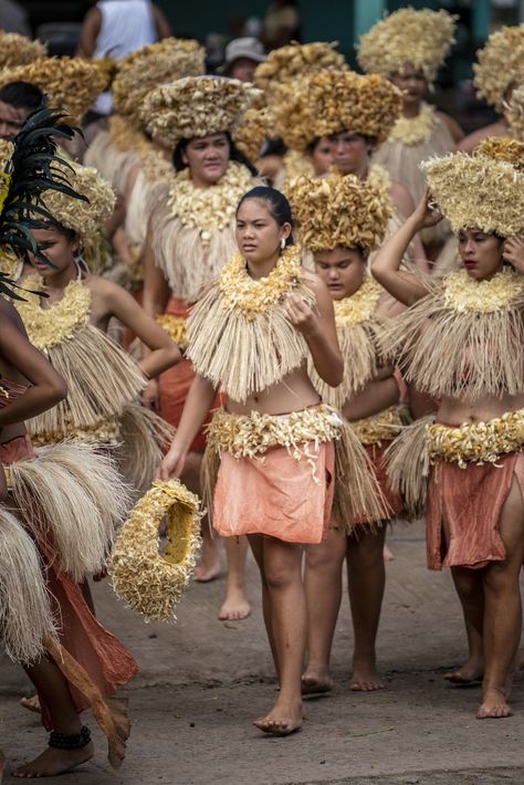 French Polynesia visiting the atolls of Marquesas and Society Islands. Islands include Tahiti, Moorea in the Society Islands. Sailing on the Aranui 5, visited the Marquesas Islands of Hiva Oa, Fatu Hiva, Ua Pou, Ua Huka, Nuku Hiva. Tahuata and Rangiroa in the Tuamotu atoll. Check out the Aranui 5 www.aranui.com/en/ Tahiti Moorea, Nuku Hiva, French Polynesian Islands, Polynesian People, Tahiti Nui, Marquesas Islands, Tahiti French Polynesia, Philippines Culture, Polynesian Culture