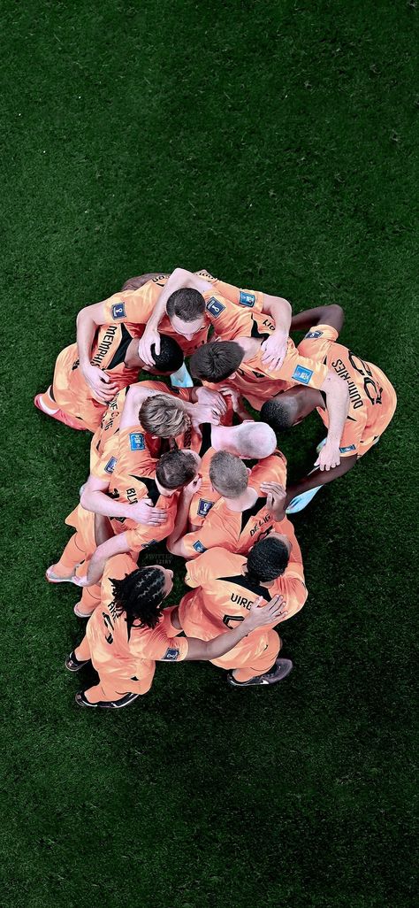 Netherlands National Football Team during a 2-0 win over Senegal [Group A, Match1] Netherlands National Football Team, Netherlands World Cup, Football Players Photos, World Cup Qatar, Football Photography, Virgil Van Dijk, Team Wallpaper, National Football Teams, World Cup 2022