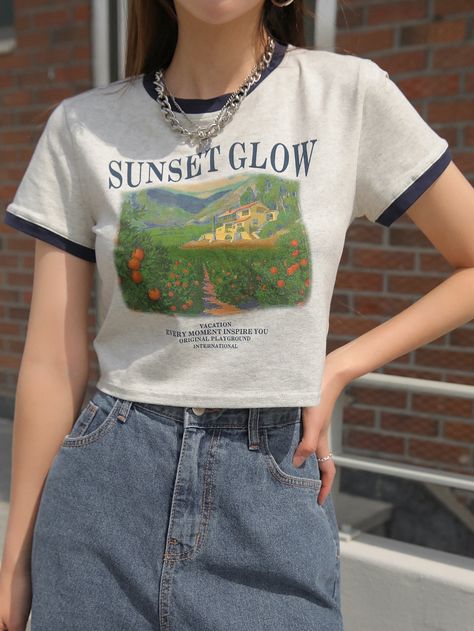 Pretty T Shirts For Women, Cute Outfits With Graphic Tees, Cute T Shirt Outfits, T Shirt Outfit Aesthetic, Graphic Tee Styling, Trendy Tops For Women Casual, Cute Shirts For Women, Woman Tshirt, Fabric Plants