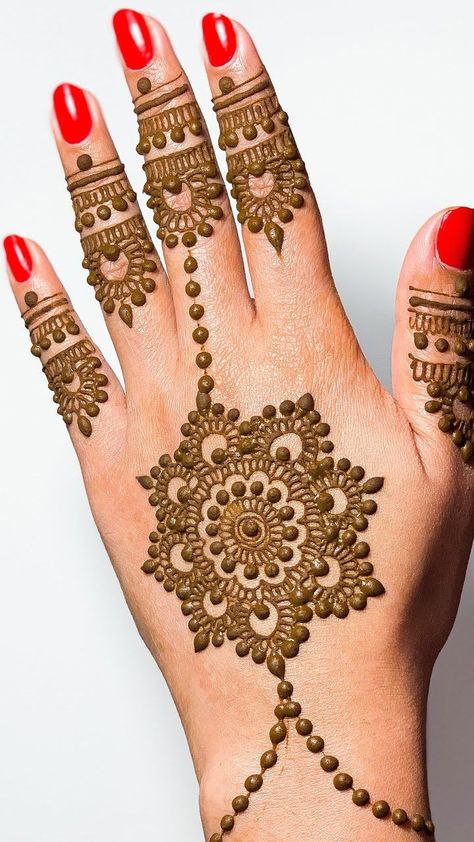 mehndi design easy and beautiful Latest Finger Mehndi Designs, Mehndi Design Easy, Henna Flower Designs, Beginner Henna Designs, Mehndi Designs For Kids, Very Simple Mehndi Designs, Full Mehndi Designs, Mehndi Designs Front Hand, Wedding Mehndi Designs