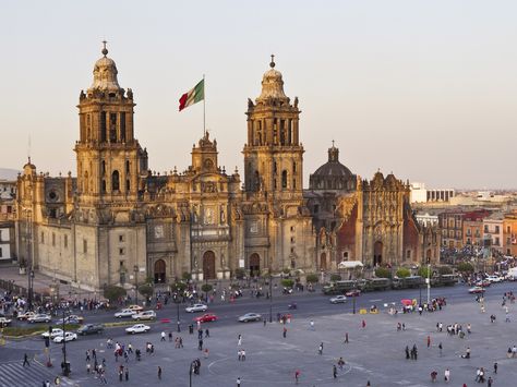 When you’re flying through Latin America’s busiest airport, you should venture out if you have a few hours to spare. Here’s an itinerary for a half-day stopover in Mexico City. Mexico City Travel Guide, December Travel, Mexico City Travel, Explore Mexico, Mexico Culture, Mexico Resorts, Visit Mexico, Jw Marriott, México City