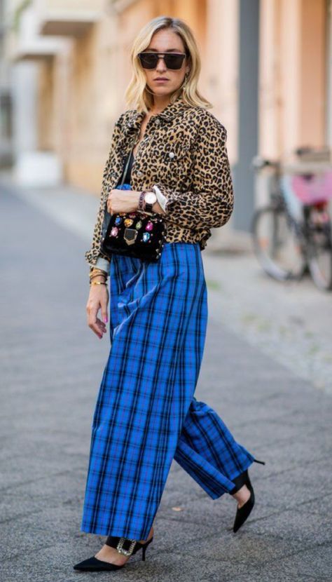 Playful Edgy Fashion, Pattern Mixing Outfits Summer, Mismatched Patterns Outfits, Fall Maximalist Outfit, Plaid And Leopard Outfits, Mixed Patterns Outfit, Funky Business Casual, Bohemian Fall Outfits, Mixing Patterns Fashion