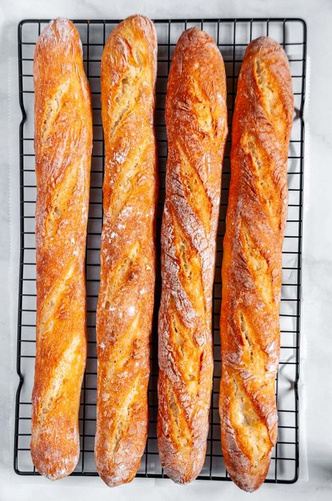 Crusty Baguette Recipe, خبز فرنسي, French Baguette Recipe, Fresh Yeast, Baguette Recipe, French Bread Recipe, Baguette Bread, Artisan Bread Recipes, French Baguette