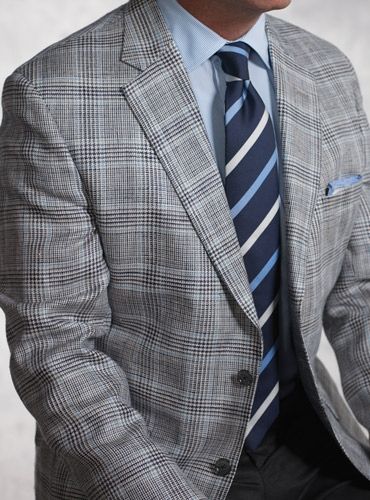 Navy and Cream Glen Plaid Sport Coat Formal Combination, Grey Suit Combinations, Sport Coat Outfit, Plaid Blazer Outfit, Ben Silver, Grey Sport Coat, Blazer Outfits Men, Grey Suit, Designer Suits For Men