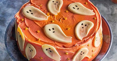 Halloween Baking Recipes, Halloween Pumpkin Cake, Halloween Birthday Cakes, Orange Icing, Orange Buttercream, Orange Food Coloring, Leftover Cake, Halloween Baking, Halloween Cake