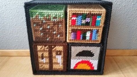 Minecraft Canvas, Grass Block, Minecraft Pattern, Beginner Quilting Projects, Crafting Table, Minecraft Blocks, Plastic Canvas Books, Plastic Canvas Coasters, Plastic Canvas Tissue Boxes