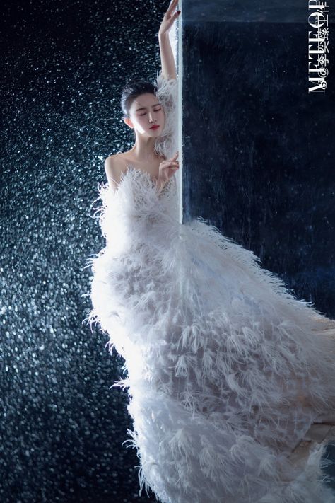 Winter Wonderland Fashion Show, Ice Fashion Editorial, Vogue Winter Photoshoot, Winter Editorial Photoshoot, Snow Fashion Photography, Editorial Christmas, Snow Photoshoot, Goddess Aesthetic, Fur Dress