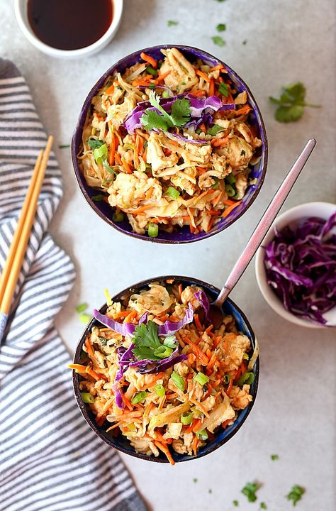 Low-carb Thai peanut sauce ground turkey bowls - peanut butter maple sweetness, savory cabbage & ground turkey mixed in an easy Asian inspired one-pan meal! Keto Ground Turkey Recipes, Keto Ground Turkey, Ground Turkey Cabbage, Cabbage Bowls, Turkey Cabbage, Turkey Bowl, Thai Peanut Sauce, Thai Peanut, Chips Ahoy