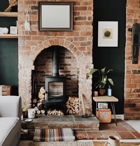 These are the 10 most popular home decor trends on Instagram Wood Burning Stoves Living Room, Log Burner Living Room, Popular Home Decor, Cottage Fireplace, Wood Stove Fireplace, Home Fireplace, Brick Fireplace, Cottage Living, Decor Trends