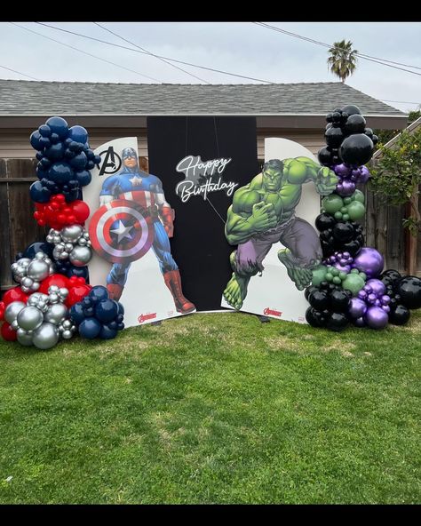 Avenger Party Decorations, Avenger Balloon Arch, Marvel Balloon Ideas, Marvel Balloon Arch, Hulk Balloon Garland, Avengers Balloon Garland, Marvel Balloons, Marvel Backdrop, Avengers Balloons