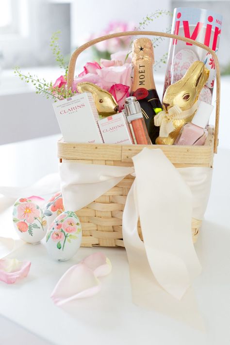 Excellent Easter Basket Ideas for Kids, Teenagers, and Adults Grown Up Easter Basket, Modern Easter Basket, Tutu Easter Basket, Homemade Easter Baskets, Adult Easter Baskets, Easter Hamper, Mini Easter Basket, Creative Easter Baskets, Making Easter Eggs