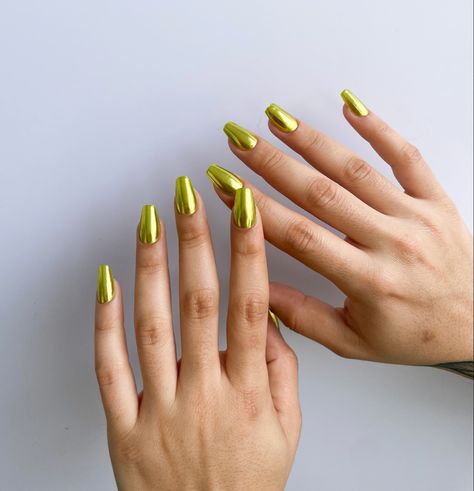 Metalic nails chrome summer 2024 green gel nails Yellow Green Chrome Nails, Lime Chrome Nails, Lime Green Chrome Nails, Green Metallic Nails, Chartreuse Nails, Green Gel Nails, Lime Nails, Lime Green Nails, 2024 Green