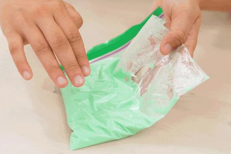 Slime In A Bag, Cornstarch Slime, Kids Experiments, Cub Scout Crafts, Outdoor Activities For Toddlers, Scout Crafts, Slime Diy, Ziploc Bag, Kid Experiments