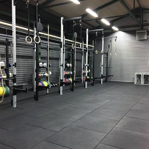 Neoflex Basic High Impact Tiles at CrossFit Walleye in Västerås, Sweden, thanks to our distributor Eleiko / Eleiko Sverige. Small Gym Room, Home Gym Ideas Small, Home Gym Basement, Home Gym Set, Backyard Gym, Fitness Studio Training, Gym Garage, Dream Home Gym, Gym Design Interior